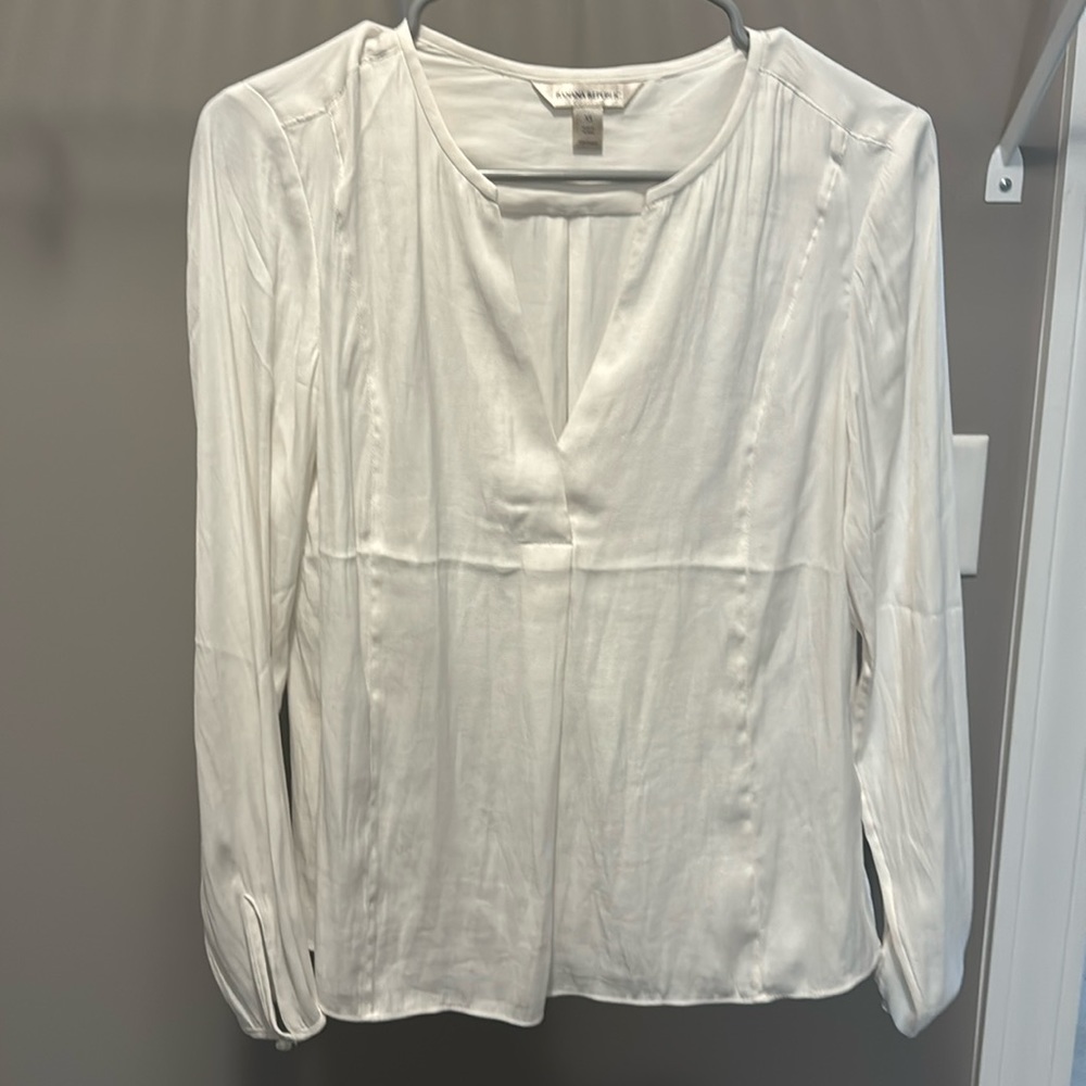 Silky banana republic top in cream